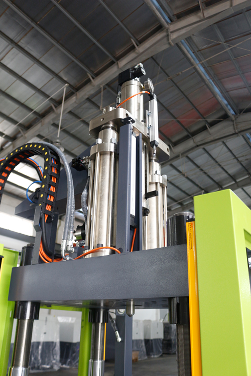 Liquid Semi Automatic Vertical Injection Moulding Machine 150mm
